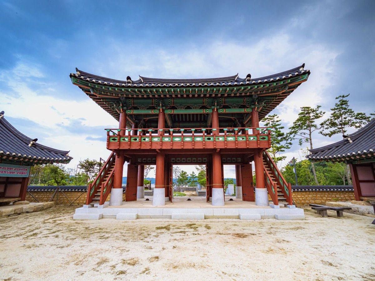선성현문화단지의 누각