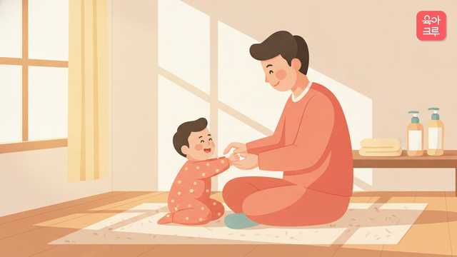 창가 러그 위에서 부모가 아기 팔에 로션을 발라 주고 옆 선반에 수건과 로션 용기가 놓인 모습