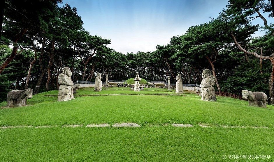 선릉과 정릉 전경