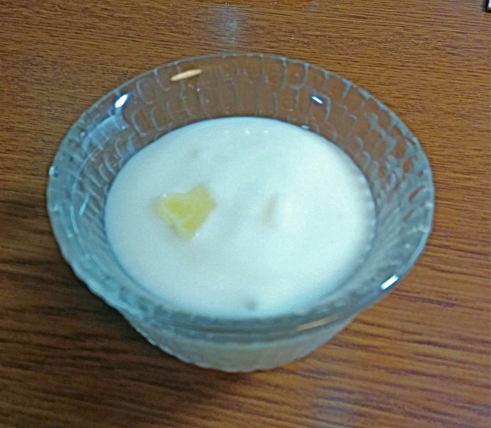 그릇에 담은 요거트