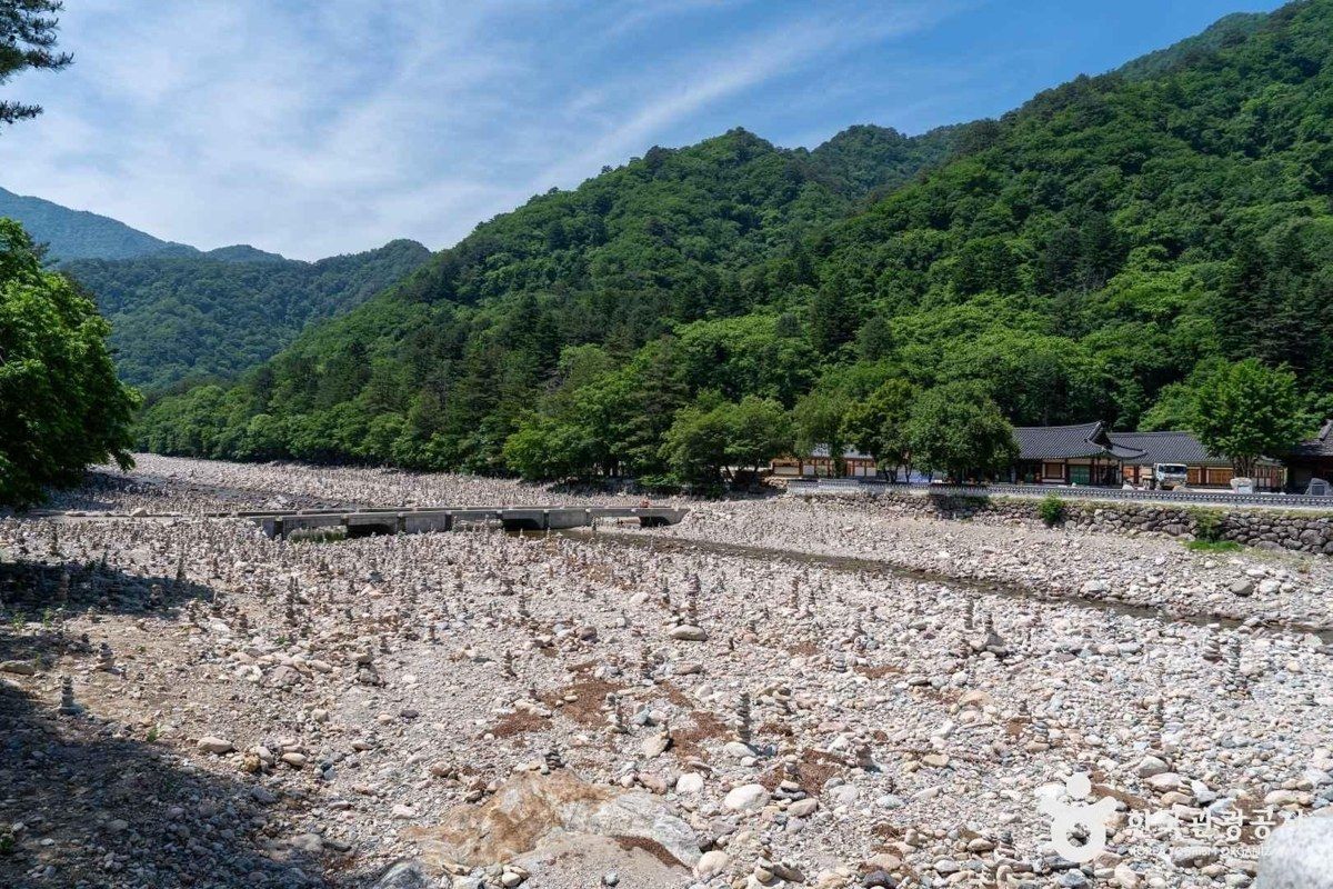 백담사 전경