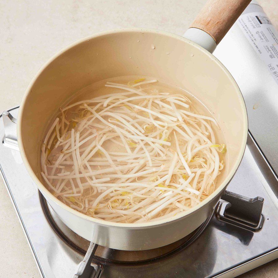 꼬리를 다듬은 숙주 사진