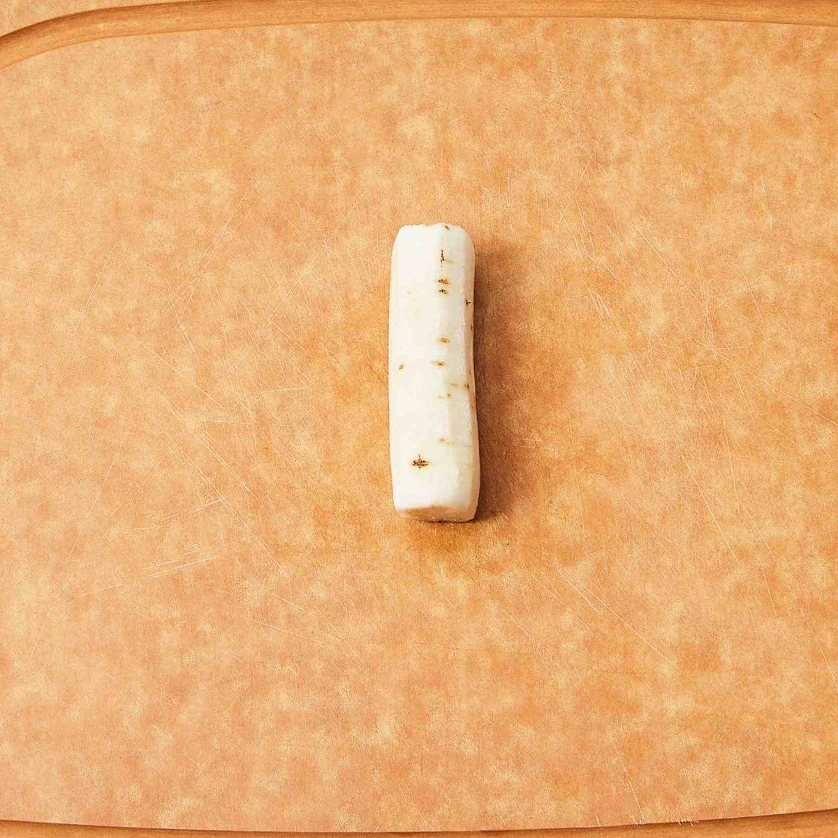 껍질을 벗긴 우엉 사진