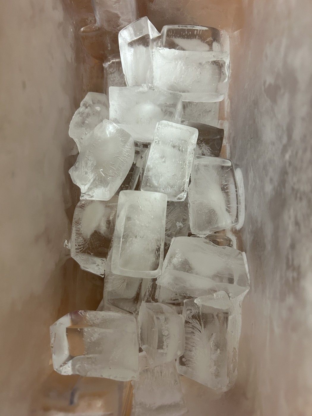 얼음, 냉동실은 냉매가 열을 빼앗아 물을 얼려요