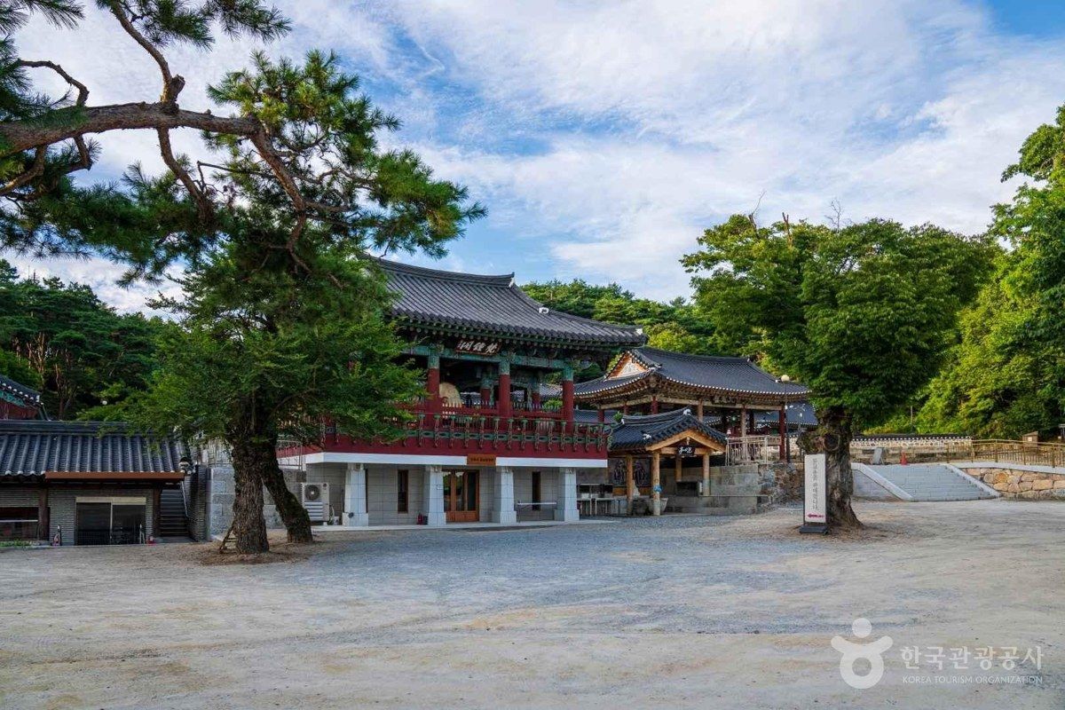 신륵사 전경