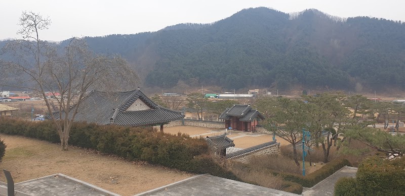 의암류인석기념관 썸네일