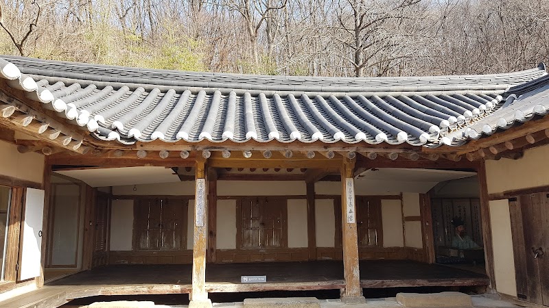 이동녕기념관 썸네일